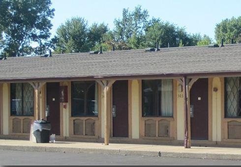Motel Kensington - *